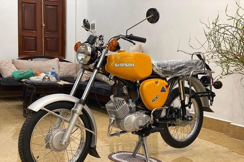 Simson S50 'huyền thoại' độc nhất Việt Nam suốt 46 năm chưa từng lăn bánh