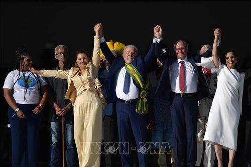 Tân Tổng thống Brazil thực hiện một loạt thay đổi chính sách theo cam kết tranh cử