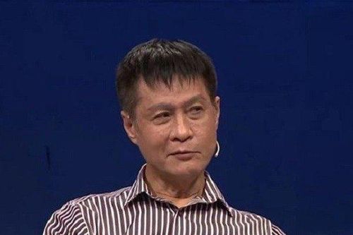 Đạo diễn Lê Hoàng gây tranh cãi khi nói về lì xì ngày Tết: 'Lì xì đúng là cái nợ'