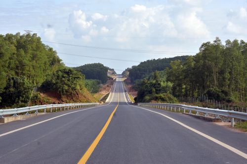 Thủ tướng: Dùng 392.000 tỷ vượt thu năm 2022 cho các dự án trọng điểm