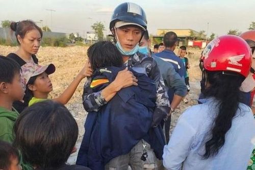 Bị nạn vì 'hố công trình'... những trường hợp may mắn thắng tử thần