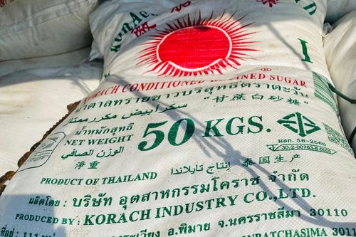 Bắt giữ hơn 130 tấn đường nghi nhập lậu từ biên giới