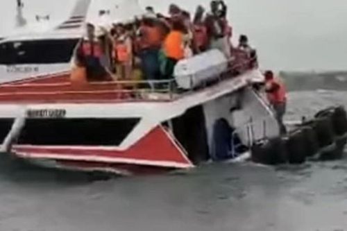 Indonesia: Tàu du lịch cao tốc bị lật ngoài khơi đảo Bali
