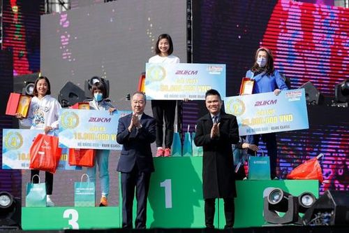Lan tỏa lối sống tích cực cùng đường chạy bán marathon do Herbalife Việt Nam đồng hành
