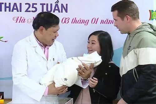Nuôi dưỡng thành công trẻ sinh non nặng 500 gram