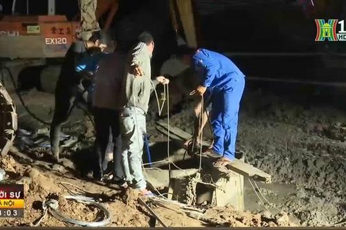 Cháu bé rơi xuống trụ bê tông đã tử vong