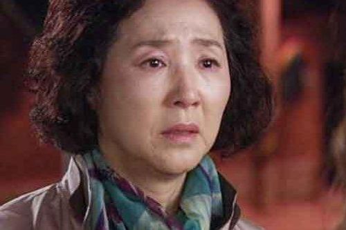 Ly hôn 3 năm thì tái hôn, ngày cưới chồng cũ bỗng tới dự, nghe anh nói tôi theo anh rời đi luôn