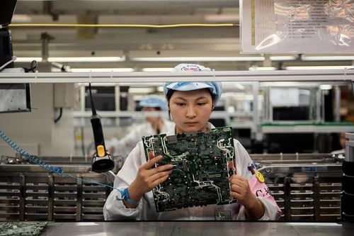 Dell, HP tìm cách dời dây chuyền khỏi Trung Quốc