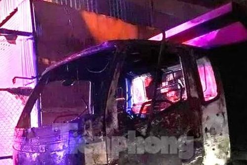 'Bà hỏa' thiêu rụi xưởng gỗ rộng 1.000m2 cùng xe tải ở Bình Dương