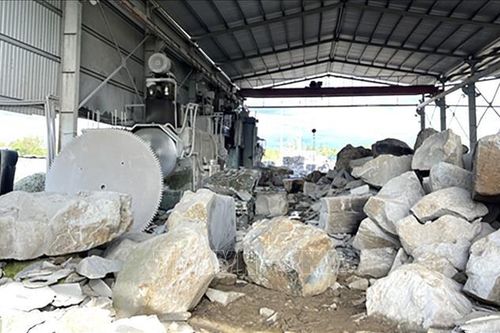 Phát hiện đường dây khai thác, sản xuất, tiêu thụ khoáng sản trái phép