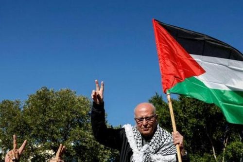 Israel trả tự do cho một trong những tù nhân Palestine thụ án lâu nhất