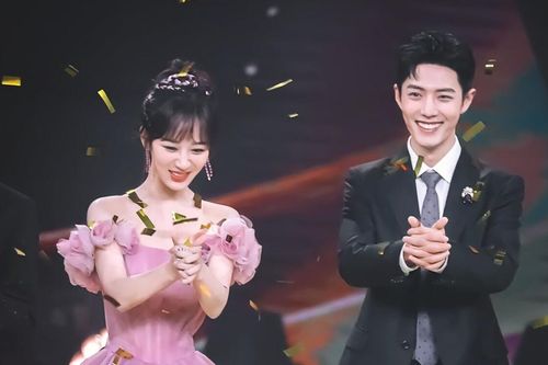Tiêu Chiến và Dương Tử lại mặc đồ đôi ngày đầu năm mới, liệu khi nào mới công khai hẹn hò?