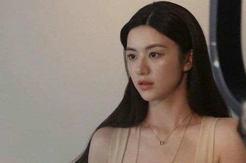 Cảm phục khi nhìn đĩa cơm mẹ chồng tương lai cho người ăn xin