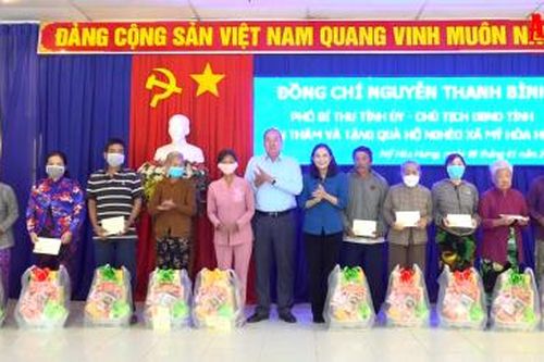 Phó Bí thư Tỉnh ủy, Chủ tịch UBND tỉnh An Giang Nguyễn Thanh Bình thăm, chúc Tết Đảng bộ, chính quyền và nhân dân xã Mỹ Hòa Hưng