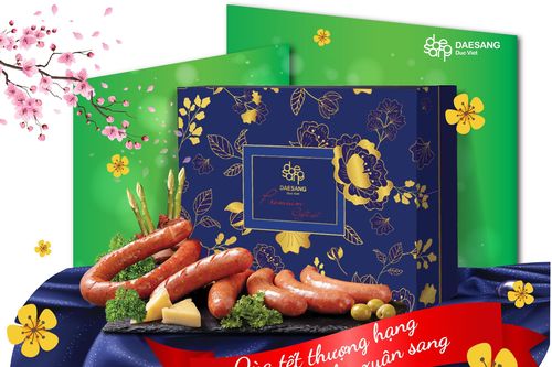 Người tiêu dùng thích thú với nhiều lựa chọn set quà Đức Việt Tết 2023