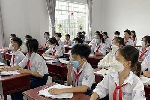 Học sinh khối lớp 11 ở Kiên Giang đột nhiên bị hoãn thi học kỳ 1