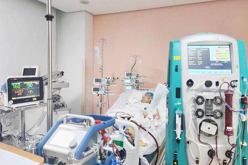 Cứu sống bệnh nhân bị viêm cơ tim với nhiều biến chứng phức tạp
