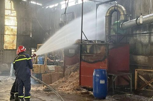 Điều tra vụ cháy lớn tại cơ sở gia công đồ gỗ tại Đồng Nai