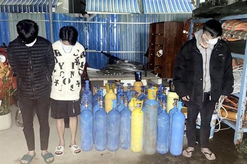 'Nụ cười đã tắt, đằng sau nước mắt'!