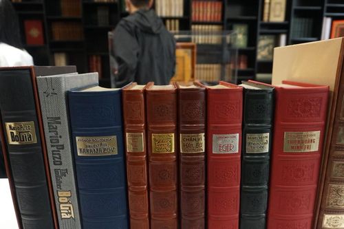 Đông A Books trưng bày những ấn bản sách đặc biệt, sách thủ công