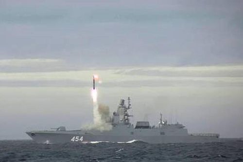 Tổng thống Putin cảnh báo tàu sân bay hiện đại nhất cũng cần cách tàu chiến mới của Nga... 1000 km