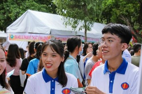 Hàng loạt trường đại học dừng tăng học phí, sinh viên thở phào nhẹ nhõm