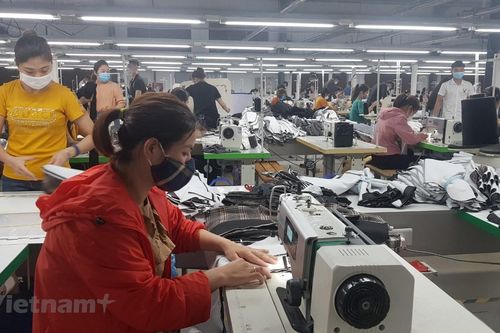 Standard Chartered dự báo tăng trưởng GDP của VN đạt 7,2% năm 2023