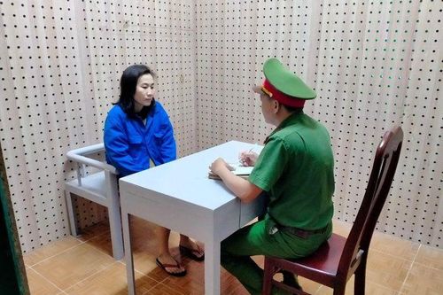 Tạm giữ đối tượng cho vay lãi nặng, thu lợi bất chính hơn 1 tỷ đồng