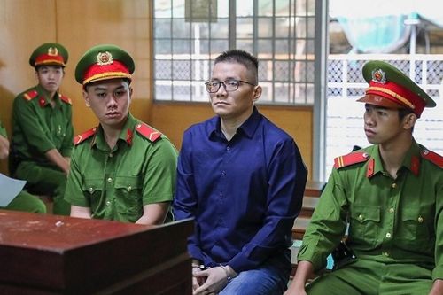 'Cậu IT' Nhâm Hoàng Khang lĩnh 10 năm tù về tội cưỡng đoạt tài sản