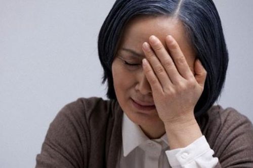 Mẹ tôi ngã quỵ khi nghe cuộc nói chuyện của con trai với vợ sắp cưới