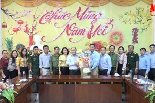 Phó Chủ tịch UBND tỉnh An Giang Trần Anh Thư thăm, chúc Tết huyện Phú Tân và TX. Tân Châu