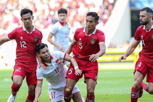 Giữ sạch lưới tại 'thánh địa Bung Karno', tuyển Việt Nam nắm lợi thế ở lượt về