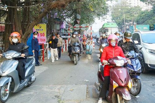 Gỡ ùn tắc giao thông dịp Tết
