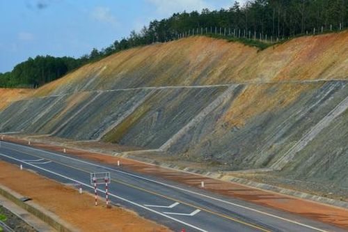 Xe chạy trên cao tốc hơn 7.600 tỷ đồng vừa thông xe có phải nộp phí?