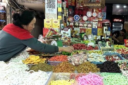 'Thủ phủ' bánh kẹo Hàng Buồm nhộn nhịp chuẩn bị cho Tết Nguyên đán