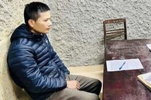 Nhân viên quán bar bán ma túy cho khách