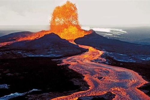 Núi lửa Kilauea ở Hawaii phun trào trở lại
