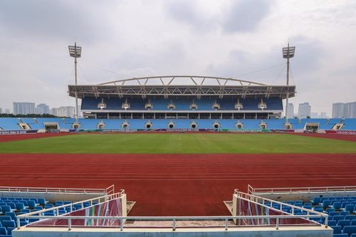 Đâu chỉ là chuyện cái sân