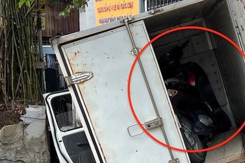 Phát hiện xe SH bị mất trộm bên trong thùng xe tải tông CSGT ở TPHCM