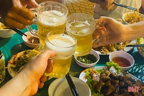 'Vui có chừng, dừng đúng lúc' ở những bữa tiệc liên hoan cuối năm