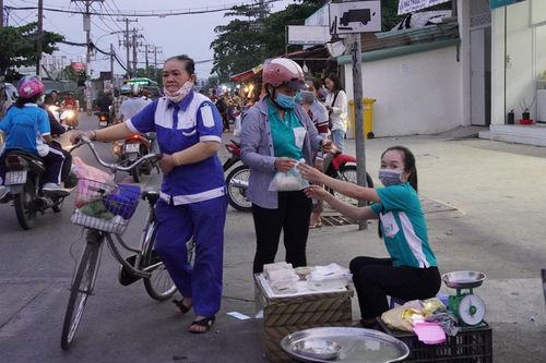 Đời sống công nhân dịp cuối năm - Bài 3: Xoay xở tìm việc cuối năm