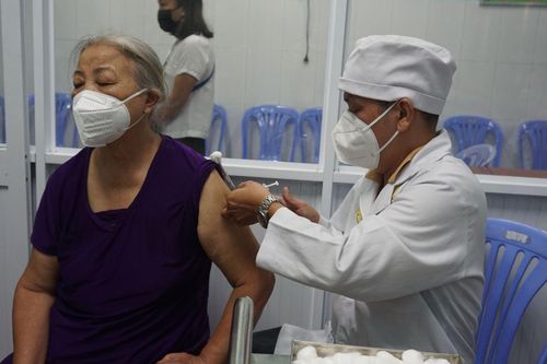 Biến thể XBB xuất hiện, TP Hồ Chí Minh tổ chức tiêm vaccine COVID-19 cao điểm xuyên Tết
