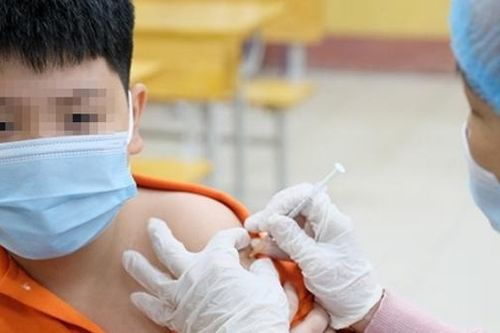 Xuất hiện biến thể mới, TP Hồ Chí Minh tiêm phòng COVID-19 xuyên Tết