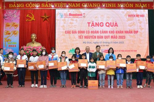 Tặng 150 suất quà cho người nghèo, trẻ em có hoàn cảnh đặc biệt tại Ứng Hòa, Mỹ Đức