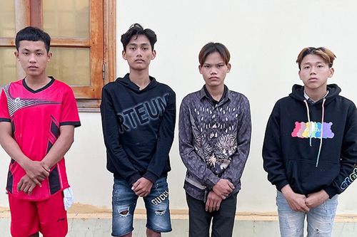 Cặp vợ chồng bị cướp chặn đường lúc rạng sáng