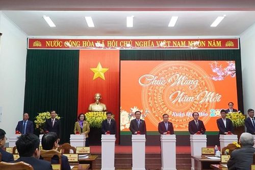 Chủ tịch Quốc hội Vương Đình Huệ dự Lễ khởi công 3 dự án trọng điểm tại Quảng Bình