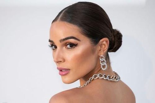 Olivia Culpo bị chê không xứng dẫn chung kết Miss Universe