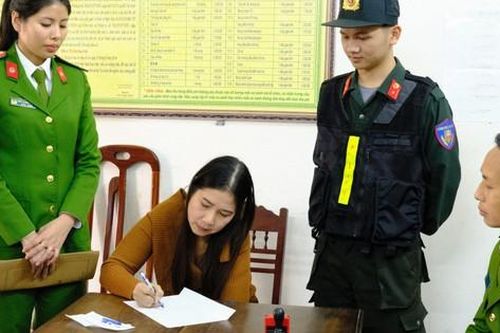 Nữ quái 'cõng' 2 tiền án bị bắt vì tàng trữ 2.600 viên ma túy