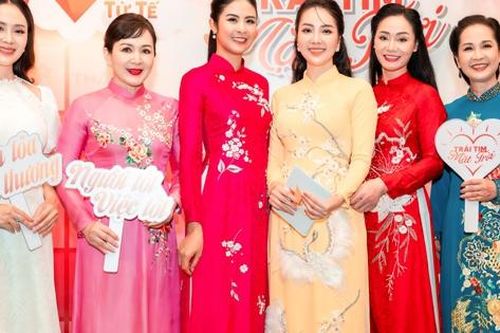 Hồng Diễm và dàn nghệ sĩ gạo cội của 'vũ trụ' VFC dự đêm Gala 'Việc tử tế'