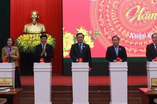 Chủ tịch Quốc hội Vương Đình Huệ nhấn nút khởi công trực tuyến các dự án trọng điểm của tỉnh Quảng Bình